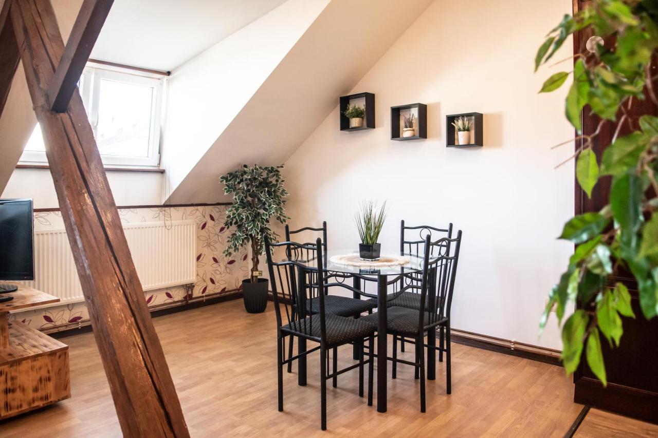 Podkrovni Apartman S Vyhledem Na Namesti Lomnice nad Lužnicí Eksteriør bilde