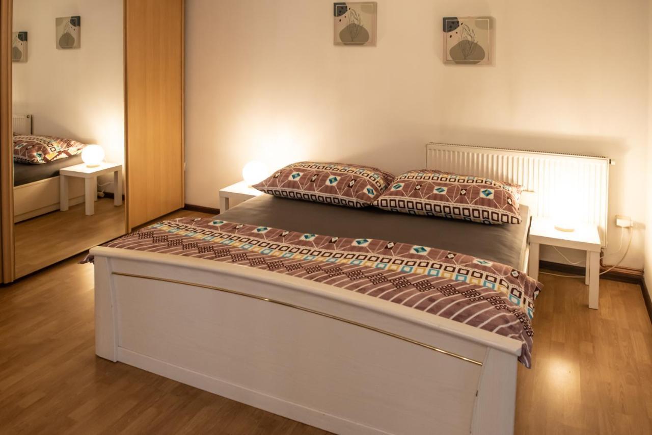 Podkrovni Apartman S Vyhledem Na Namesti Lomnice nad Lužnicí Eksteriør bilde