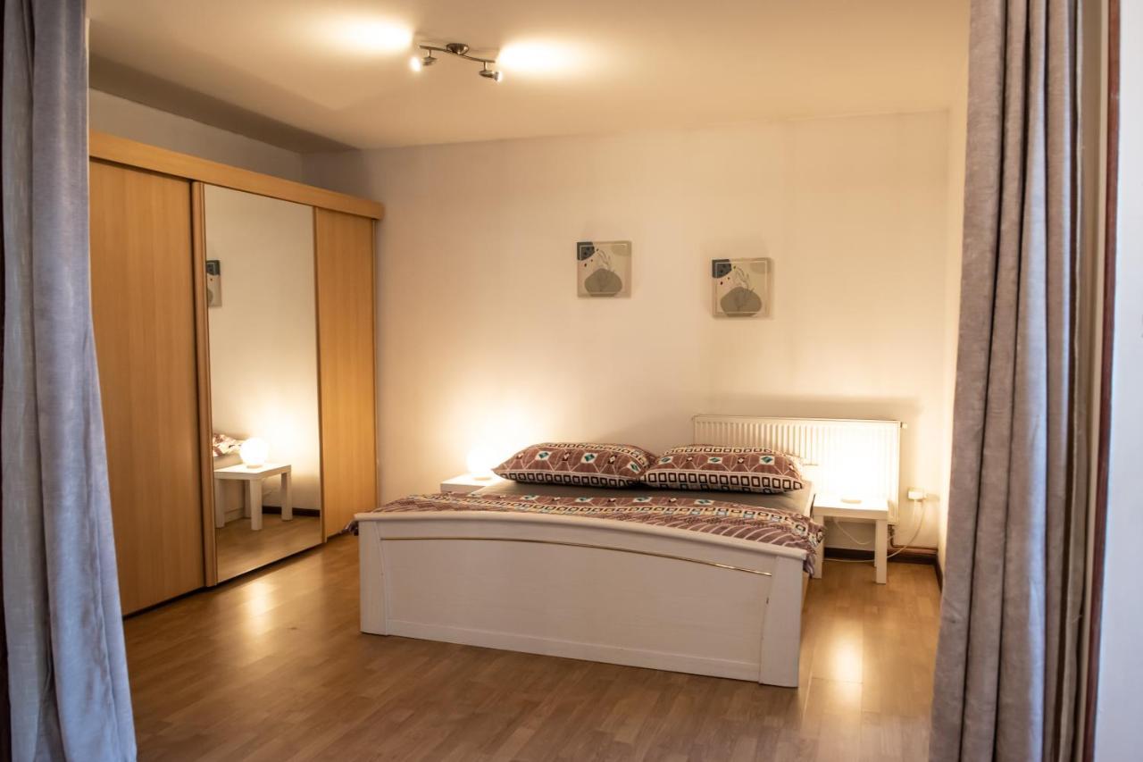 Podkrovni Apartman S Vyhledem Na Namesti Lomnice nad Lužnicí Eksteriør bilde